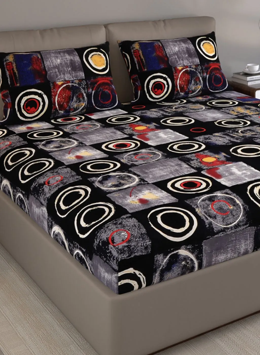 130 GSM Polyester Queen Bedsheet with 2 Pillow Covers