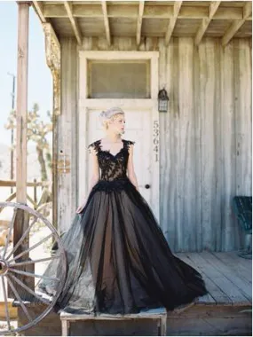 Black Wedding Dresses V-neck Appliques Ball Gown Open Back Bridal Gown JKW268