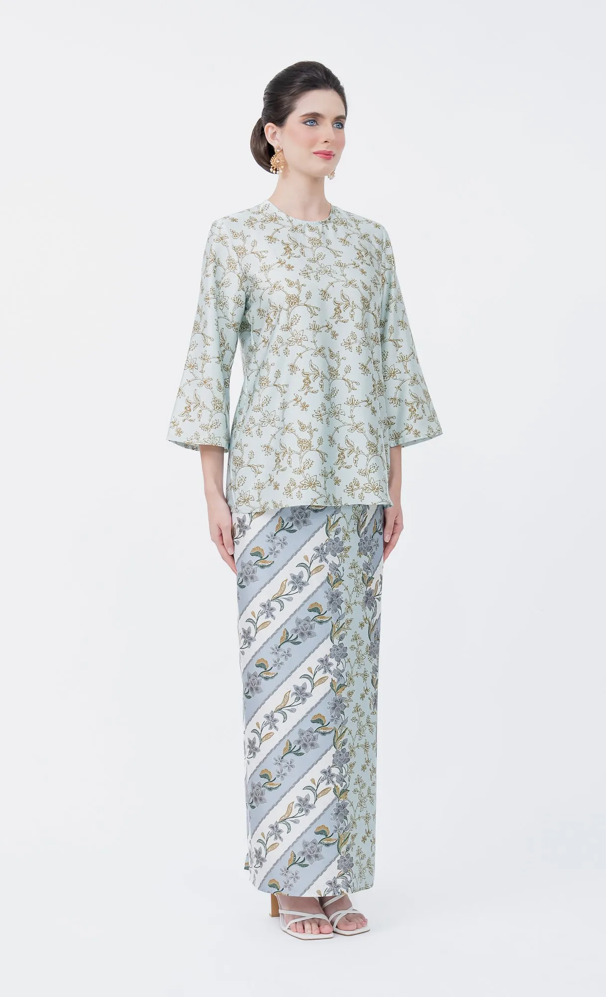 Magnolia Kurung Kedah in Gray Olive