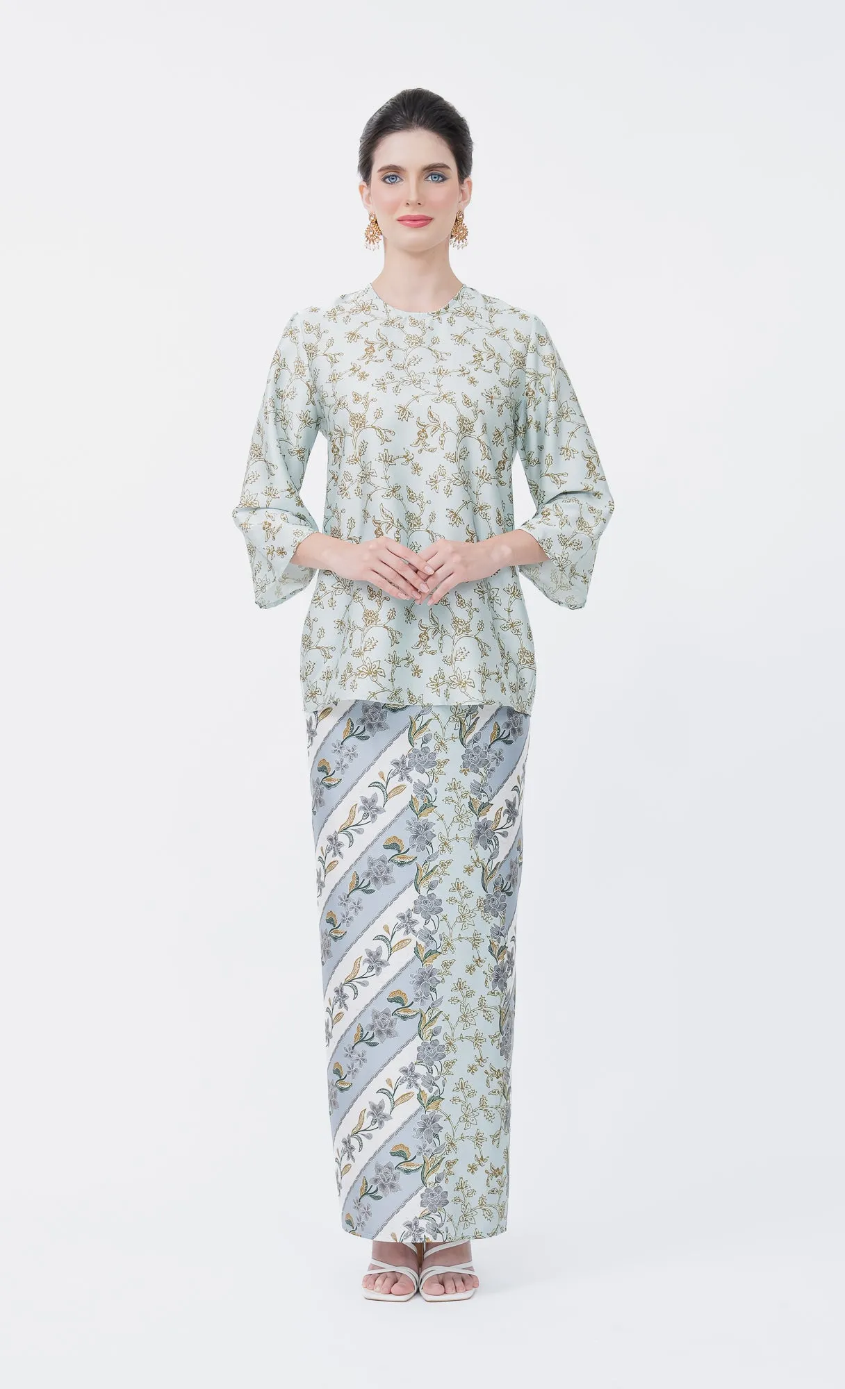 Magnolia Kurung Kedah in Gray Olive