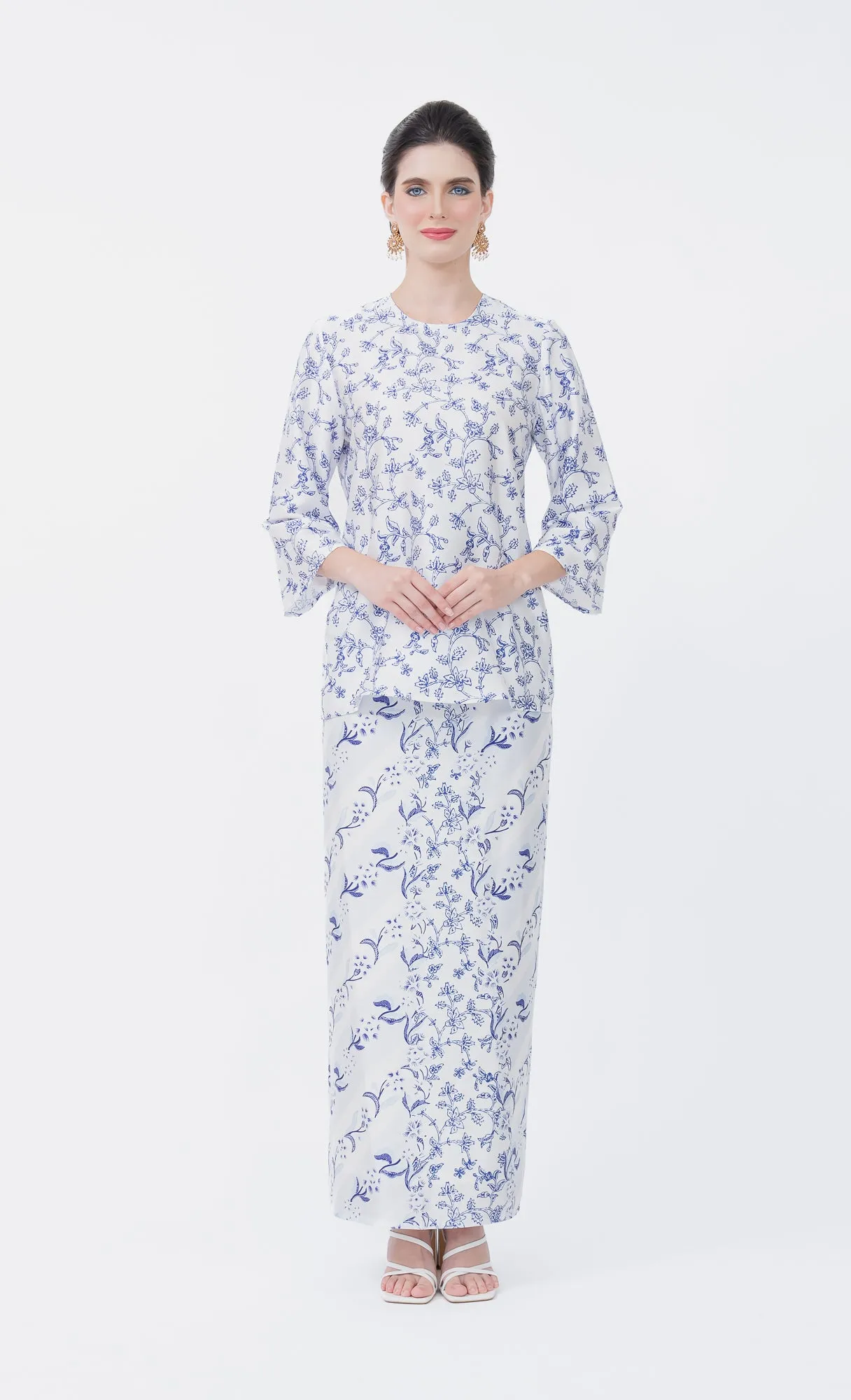 Magnolia Kurung Kedah in Orient Blue