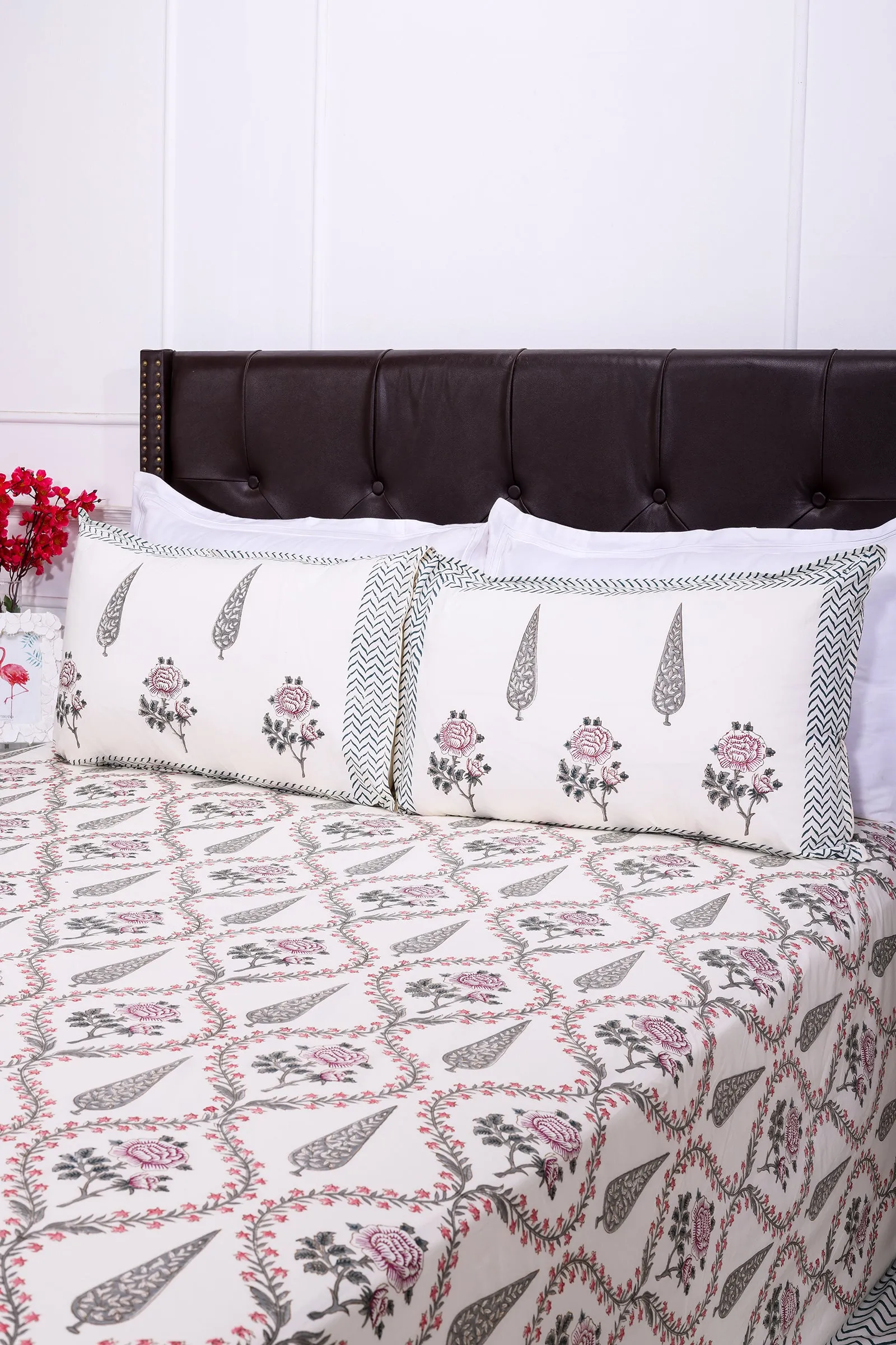 Rimsha Phool White Cotton Percale Bedsheet