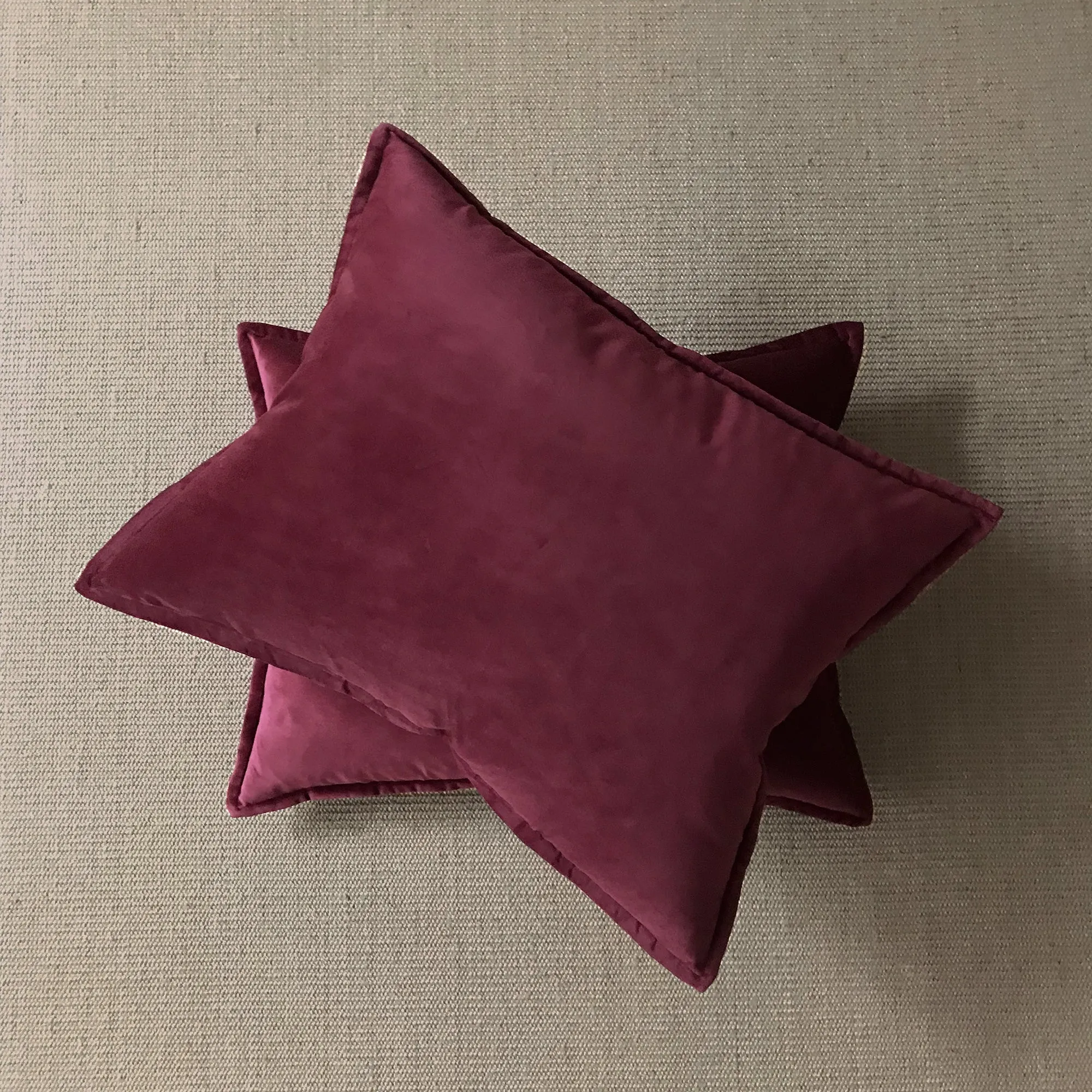 Velvet Standard Sham 20x27 in Burgundy